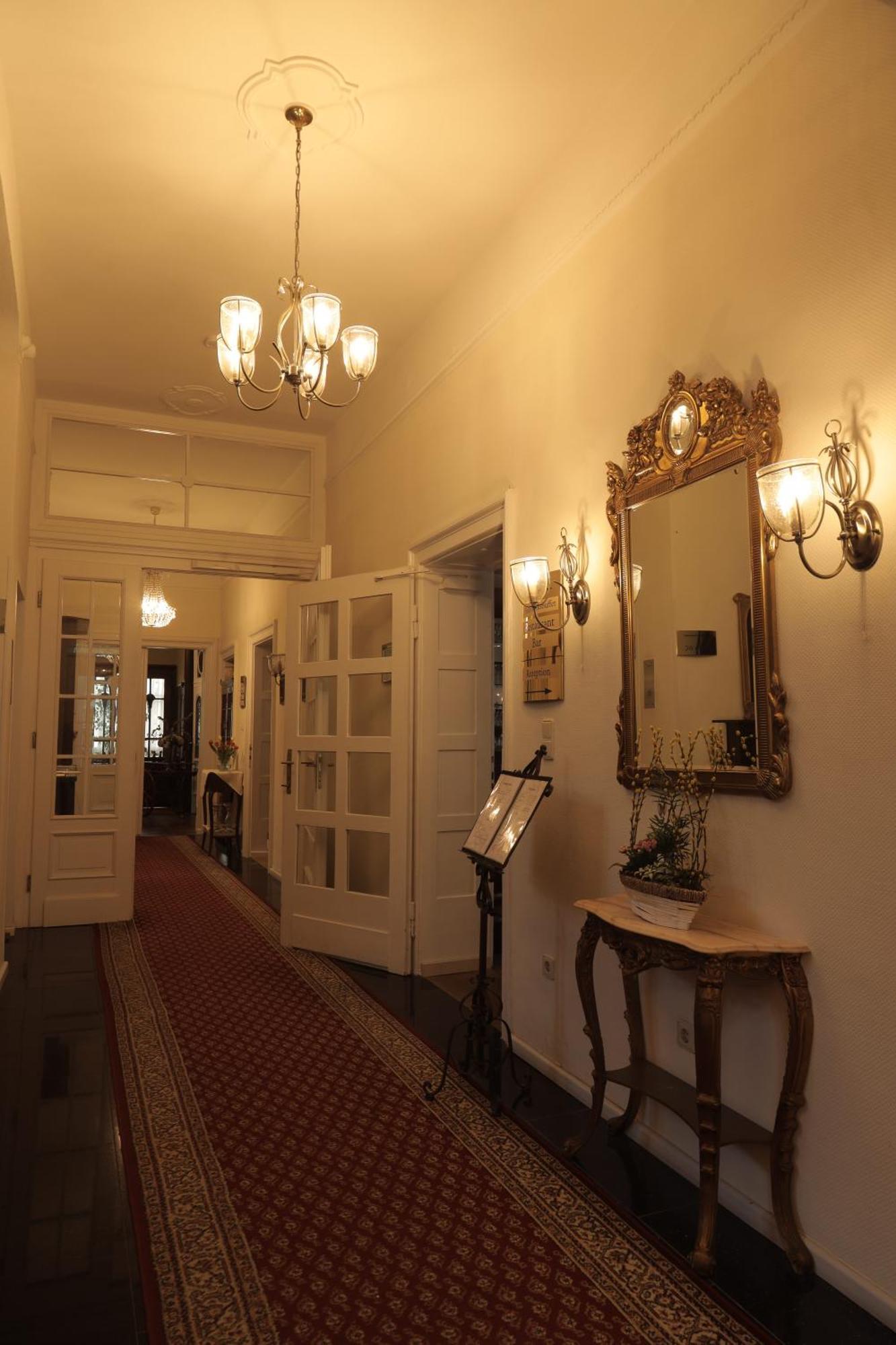Hotel Weisses Haus Бад-Кіссінген Екстер'єр фото