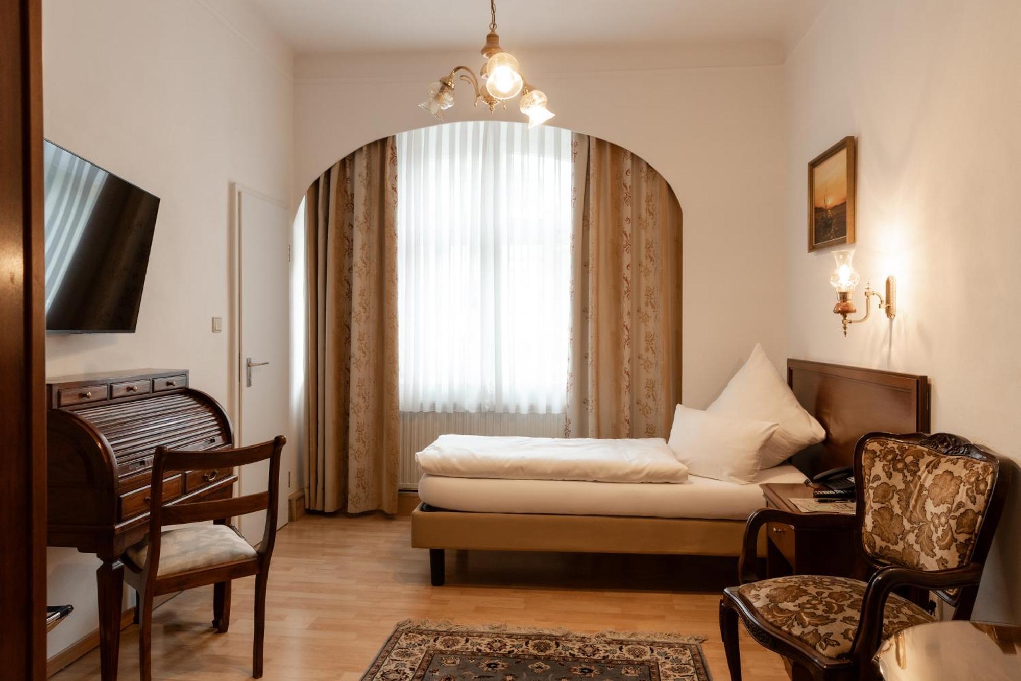 Hotel Weisses Haus Бад-Кіссінген Екстер'єр фото